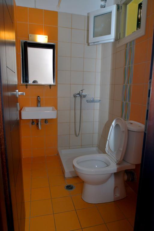 Krystallia Apartments Дассия Экстерьер фото