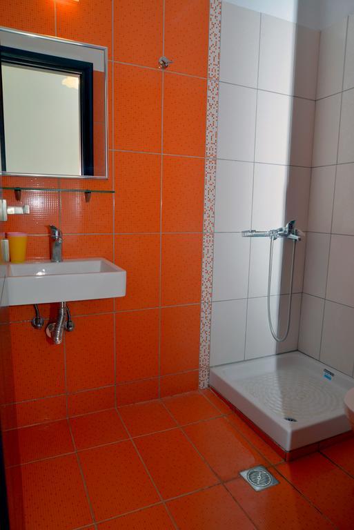 Krystallia Apartments Дассия Экстерьер фото